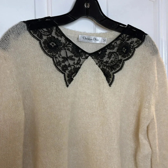 EUC DIOR womens ivory sweater with black lace inset collar size US6 - Picture 2 of 6